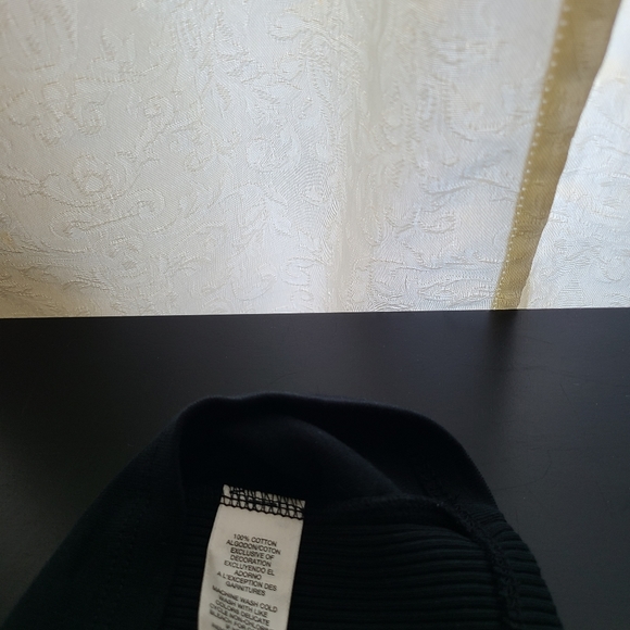 DKNY...BEAUTIFUL TURTLE NECK - Picture 5 of 5